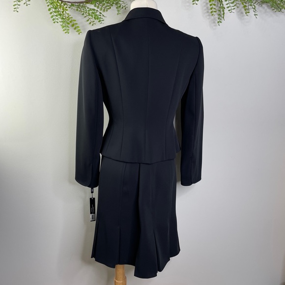 Tahari 2pc skirt suit set - 4P - Picture 5 of 11